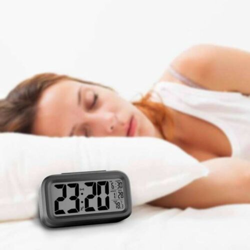 iTEQ Battery Operated LCD Display Digital Smart Alarm Clock Snooze Blight Temperature iTEQ Battery Operated LCD Display Digital Smart Alarm Clock Snooze Blight Temperature